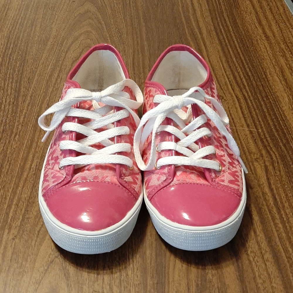 Michael Kors womans shoes size 5